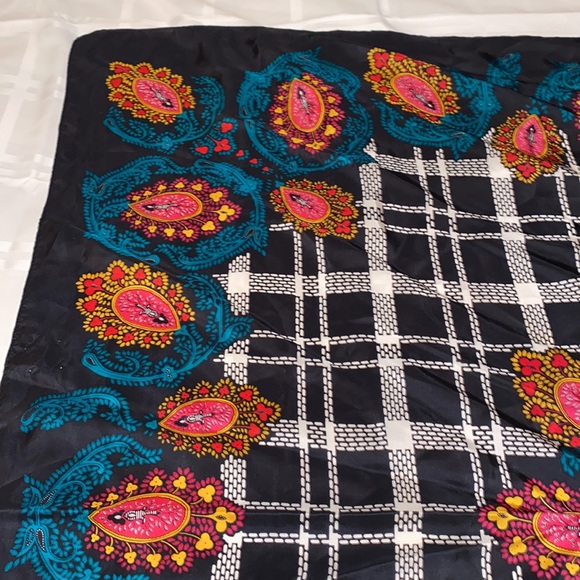 Vintage Diane Von Furstenberg Paisley Scarf 43” x 43” - Picture 5 of 16